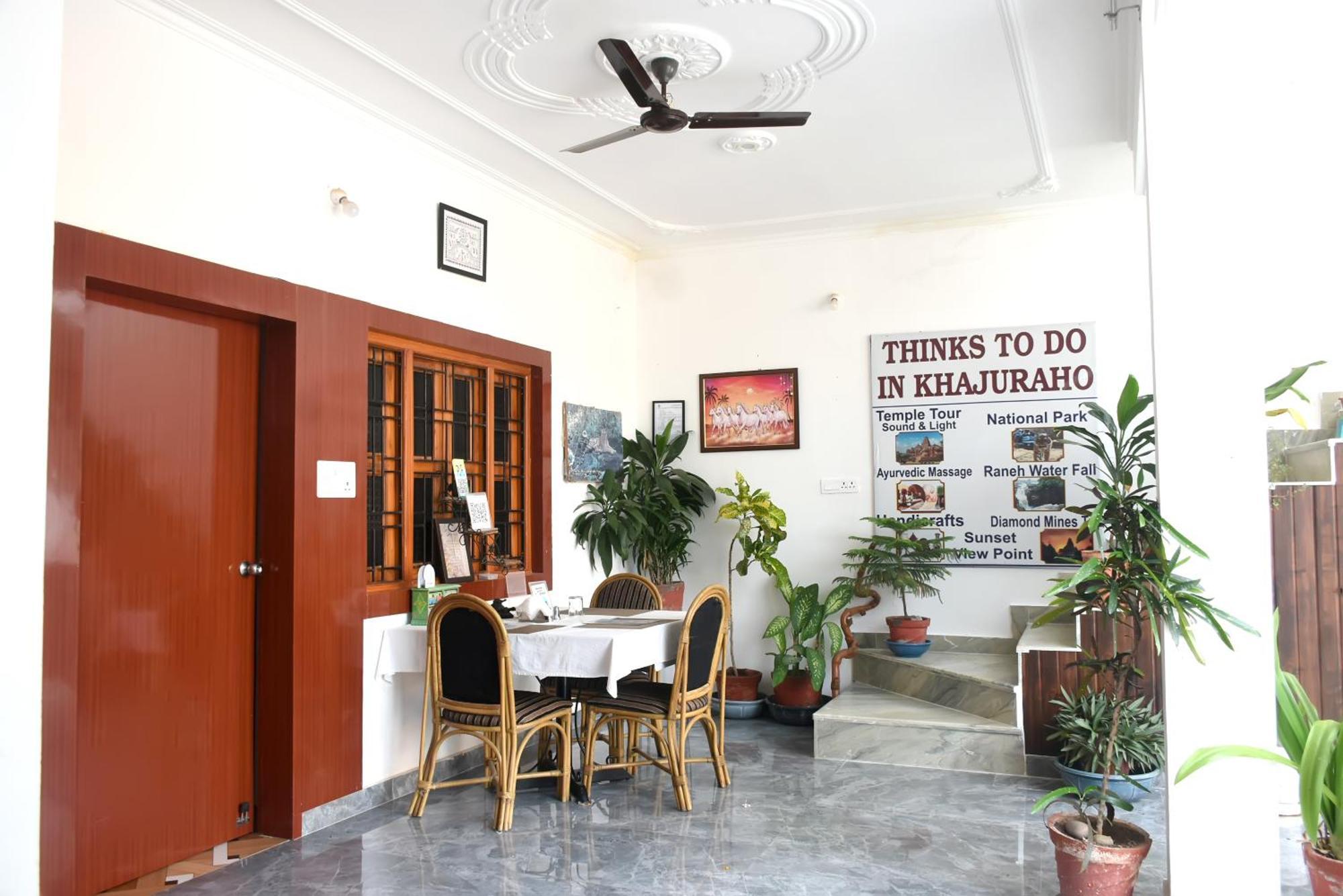 Khajuraho Glory Homestay 외부 사진